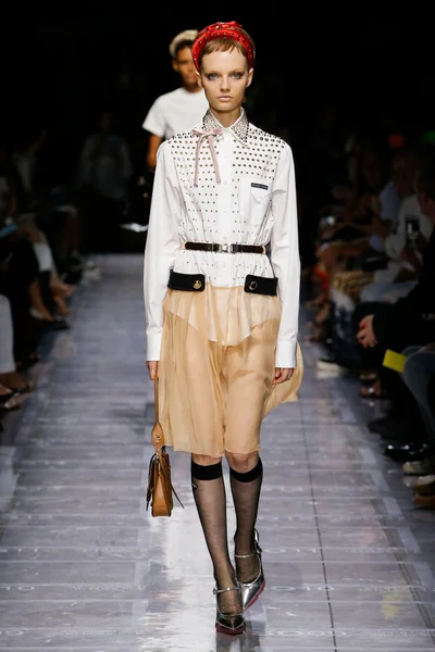 Look 28